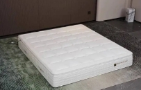 如何让铜仁床垫远离受潮的问题？